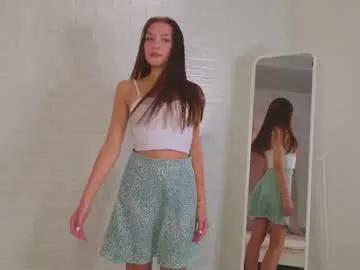 Masturbate to slutty camwhore Cutiewuwu cutiewuwu from Chaturbate