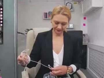 ellamilf from Chaturbate