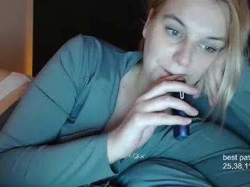 Try Chaturbate's Foxfrromearth foxfrromearth from Chaturbate