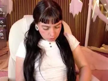 Discover cute camslut Lucy_smith7 lucy_smith7 from Chaturbate