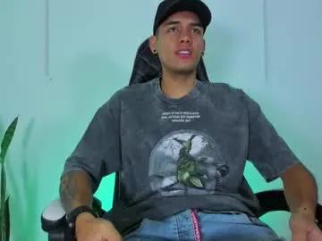 Try sweet slut Nickyblazze_ nickyblazze_ from Chaturbate