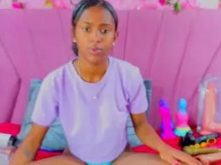 angeya_petite from Flirt4Free