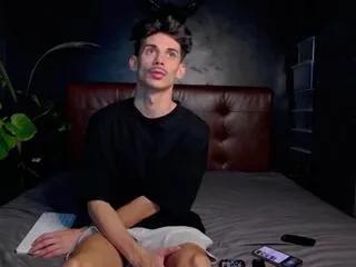 Explore Flirt4Free's Leon_lovett leon_lovett from Flirt4Free