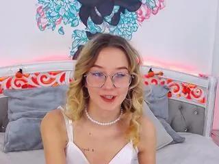 Sweet May_lily wants you to fuck her body now may_lily from Flirt4Free