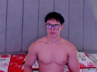 Slutty Travis_lewis wants you to fuck his body now travis_lewis from Flirt4Free