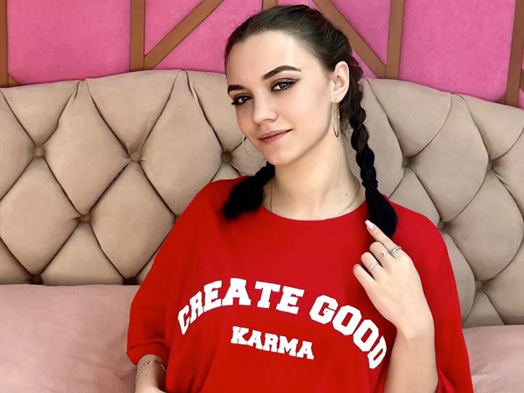 Try cute camwhore AriadnaHolter AriadnaHolter from LiveJasmin