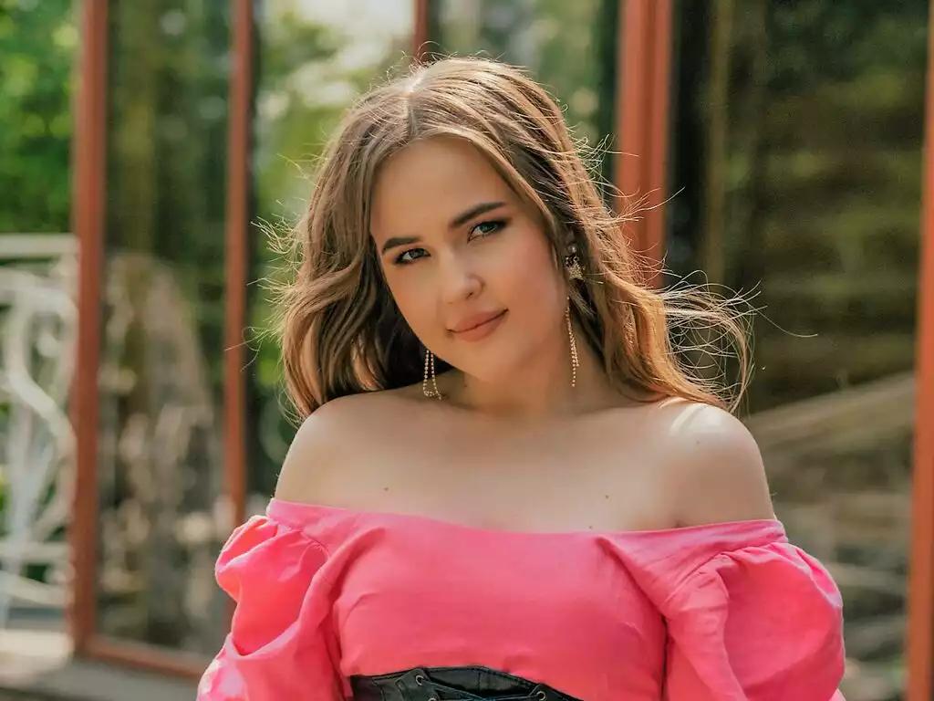 LiveJasmin AryaCox AryaCox from LiveJasmin