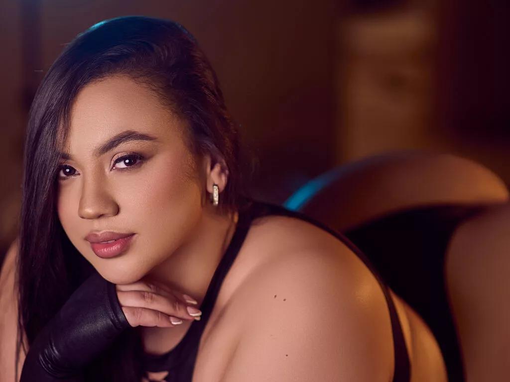 Watch LiveJasmin's CarolineBleir CarolineBleir from LiveJasmin