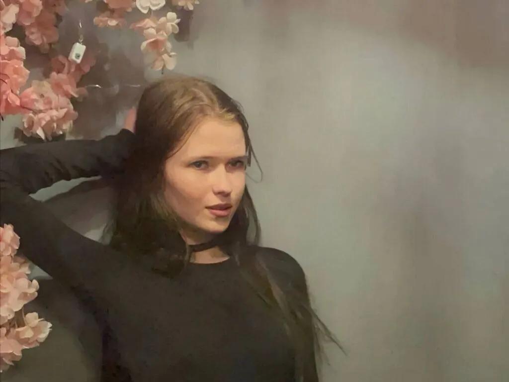 Discover CharisseChappel, she wants to masturbate for you CharisseChappel from LiveJasmin