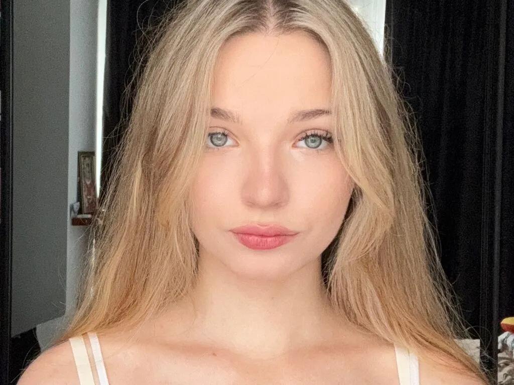 CleliaGoel from LiveJasmin