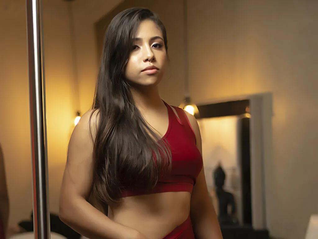 Discover naked camwhore CloheBell CloheBell from LiveJasmin