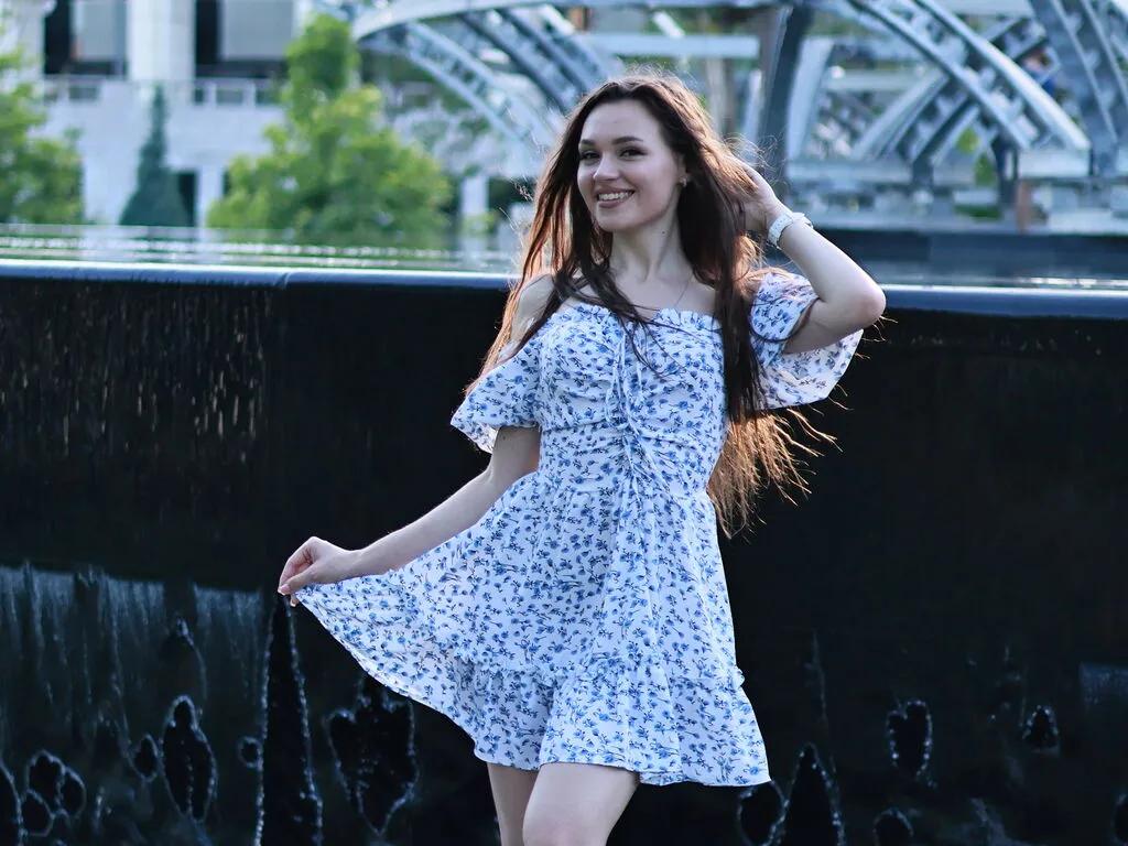 Explore slutty stripper DaisyAngrisano DaisyAngrisano from LiveJasmin