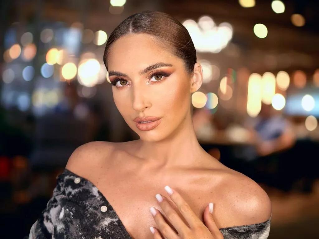 Explore 29 years old EllieSin from LiveJasmin EllieSin from LiveJasmin