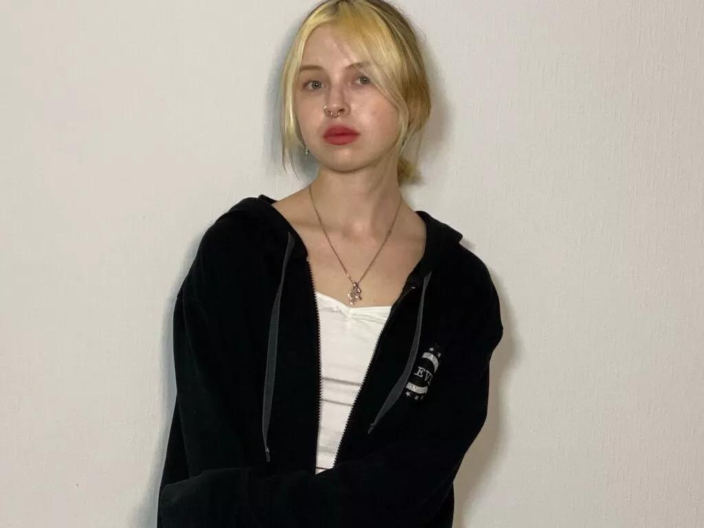 HildDryer from LiveJasmin