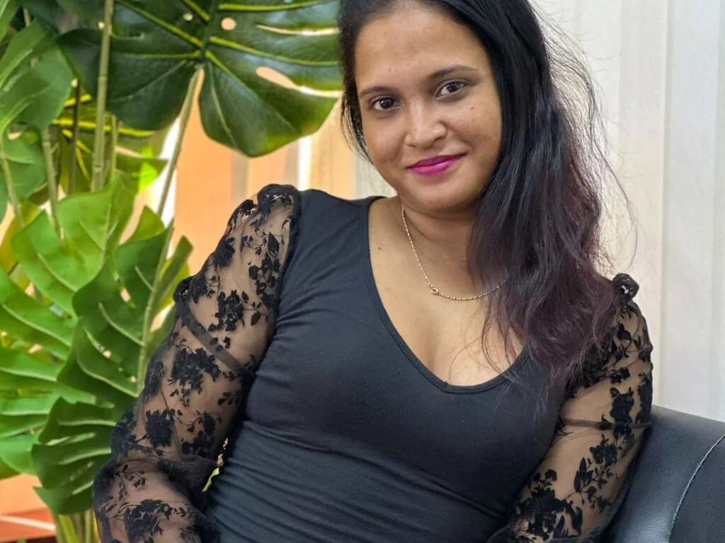 Discover JasmineLoony, she wants to masturbate for you JasmineLoony from LiveJasmin