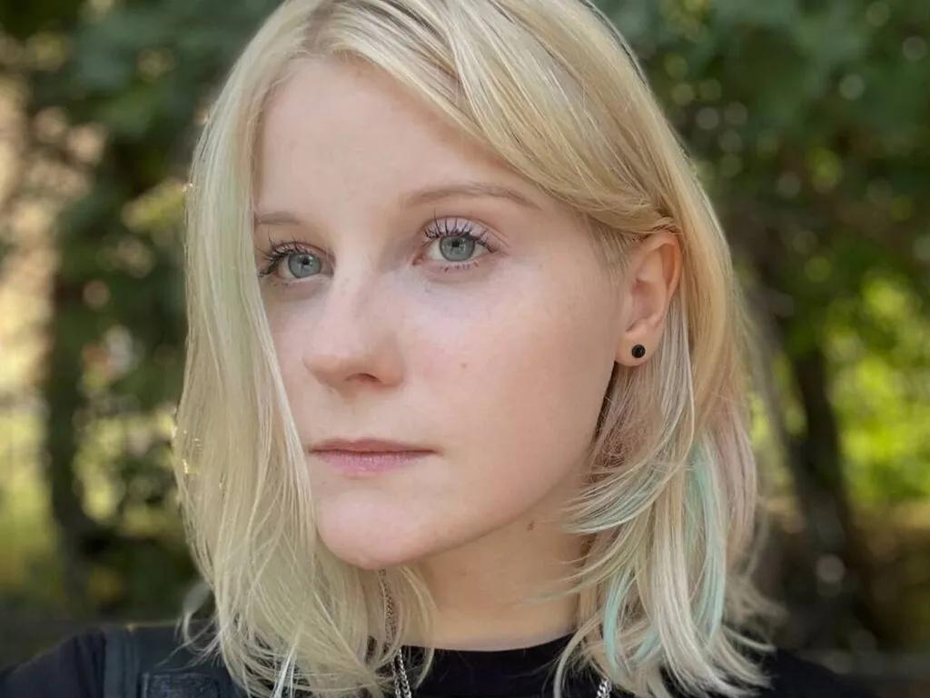 Sweet JoanJones wants you to fuck her body now JoanJones from LiveJasmin