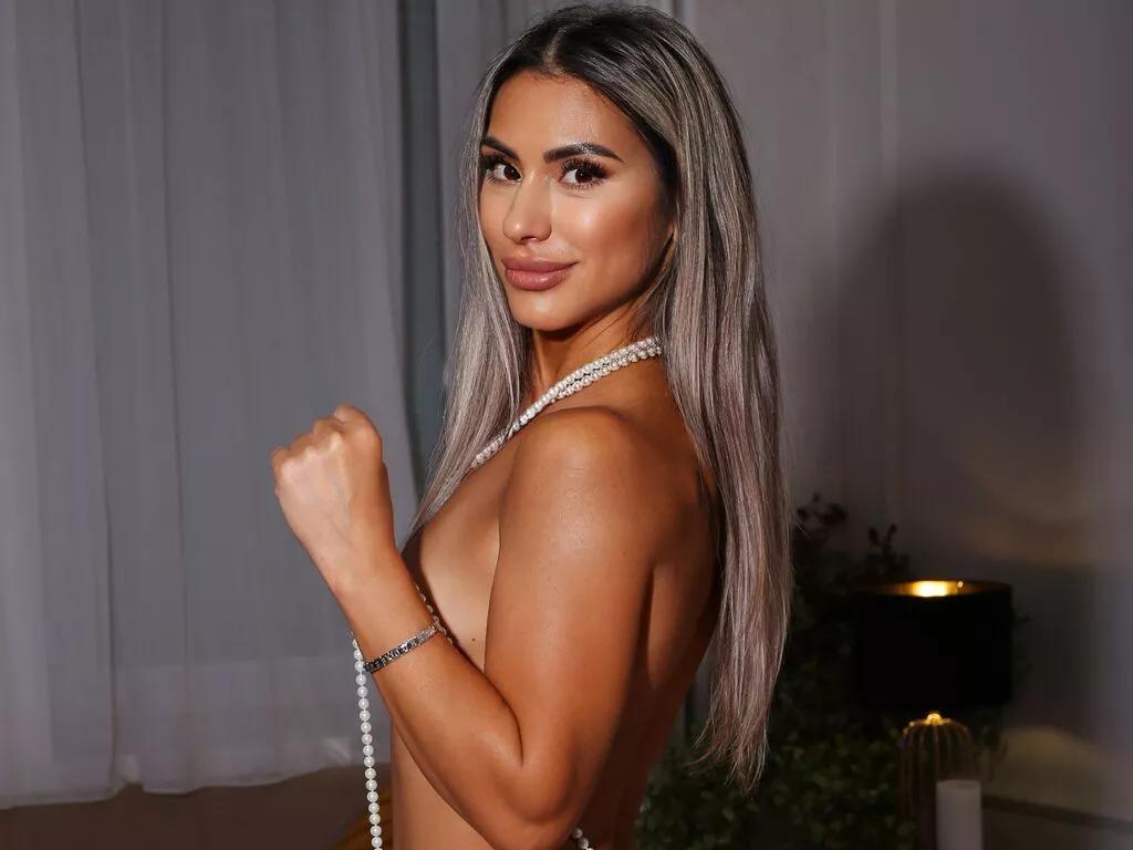 Discover 31 years old JullyBlair from LiveJasmin JullyBlair from LiveJasmin