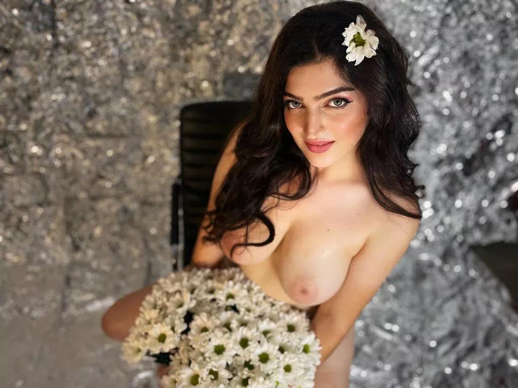 Discover LiveJasmin's KamillaRey KamillaRey from LiveJasmin