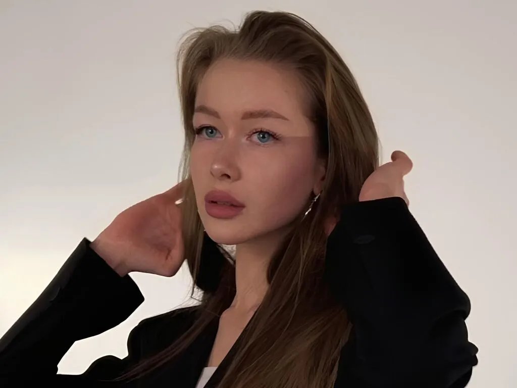 LinaMikaya from LiveJasmin