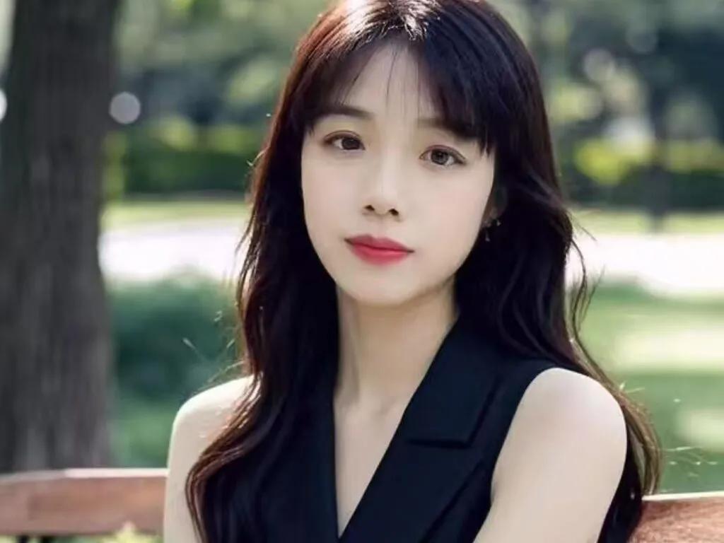 Try LiveJasmin's Liyufei liyufei from LiveJasmin