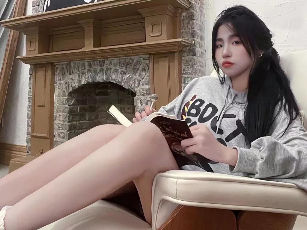 Explore NanaSeino, she wants to masturbate for you NanaSeino from LiveJasmin