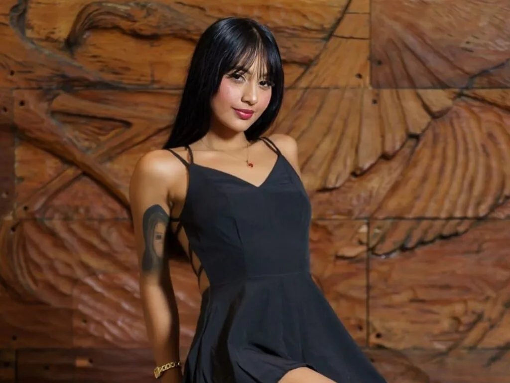 NicolleSweet from LiveJasmin