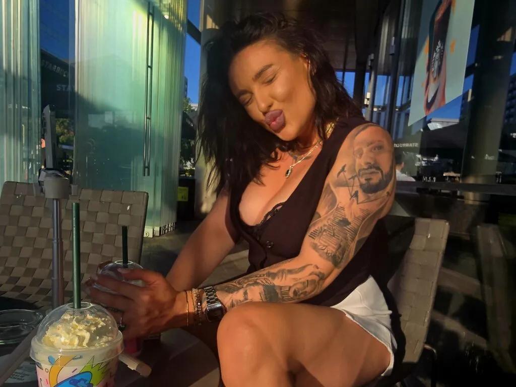 OksanaBloom from LiveJasmin