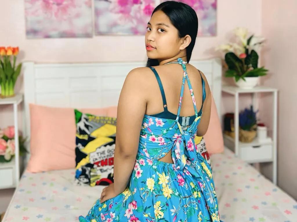 SophiaCharms from LiveJasmin