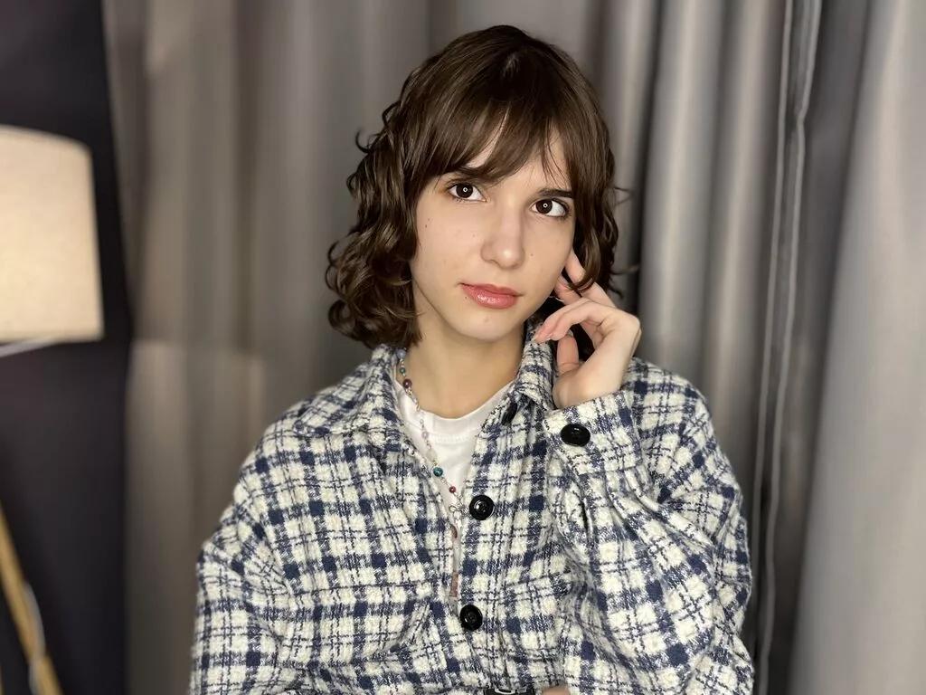 Watch TheaDaffin, she wants to masturbate for you TheaDaffin from LiveJasmin