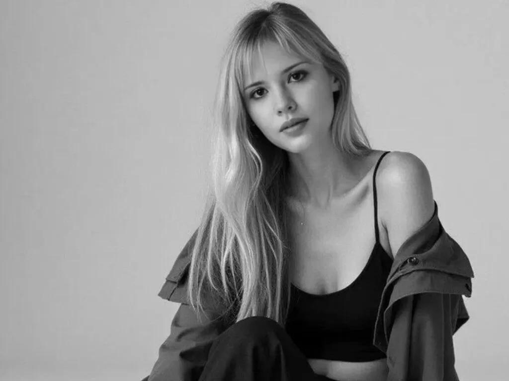 Watch 18 years old VenicePatlan from LiveJasmin VenicePatlan from LiveJasmin