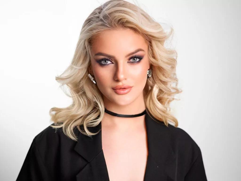 Discover ViviennePower, she wants to masturbate for you ViviennePower from LiveJasmin