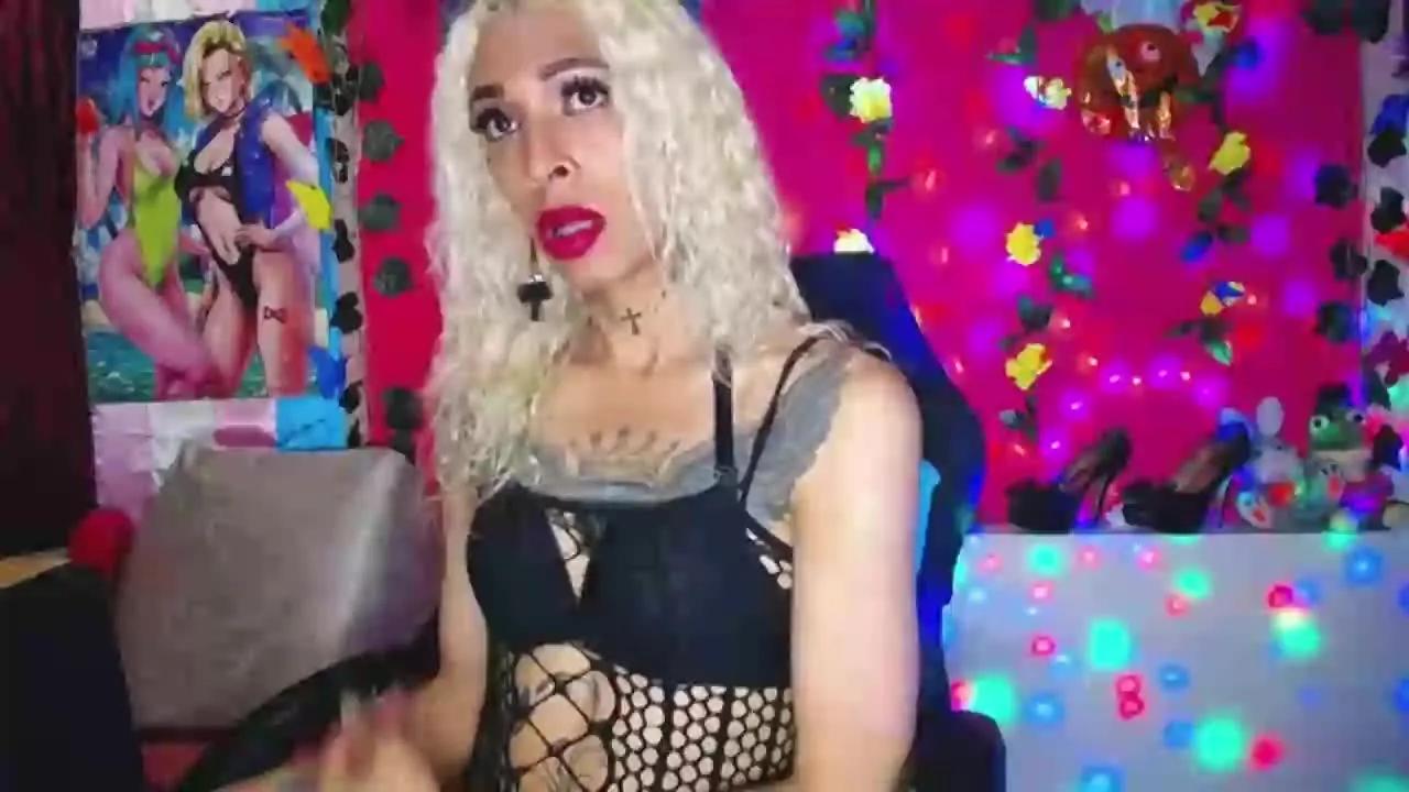 Try 23 years old flaquitacoral from Streamray flaquitacoral from Streamray