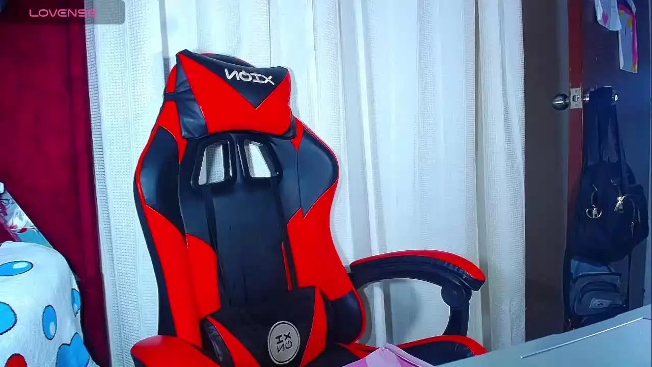 Offline ShantallBrown on Streamray