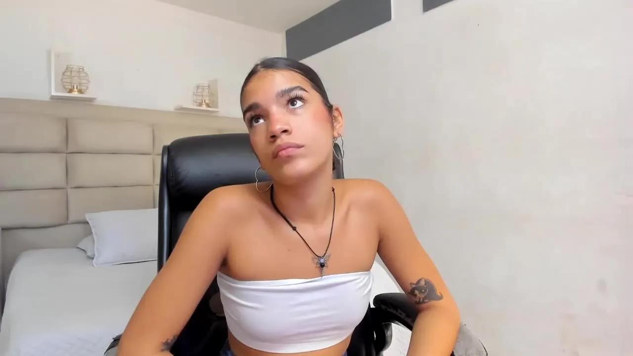 Slutty VeronicaWylde wants you to fuck her body now VeronicaWylde from Streamray