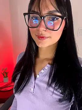 Try cute camslut AlannaDollx AlannaDollx from StripChat