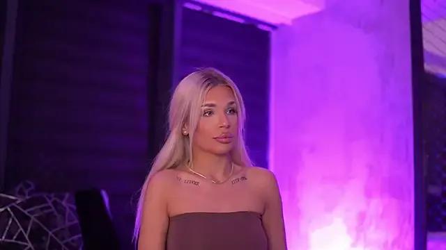 Try 23 years old Candy_Ivy from StripChat Candy_Ivy from StripChat