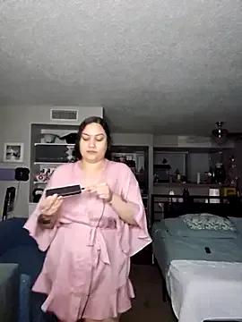 honeeyyy_pot from StripChat