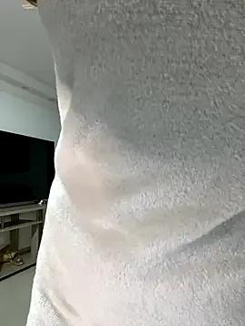 Masturbate to slutty performer Isa_p isa_p from StripChat