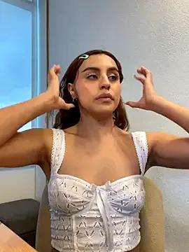 Sweet Katee_Jones wants you to fuck her body now Katee_Jones from StripChat