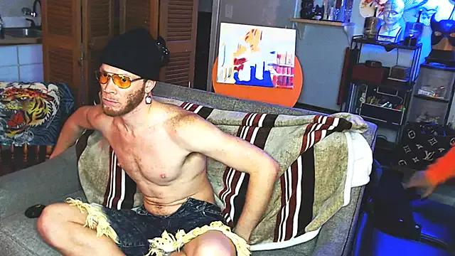 Explore cute escort LintLiqour LintLiqour from StripChat