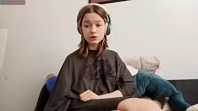 Explore StripChat's LorRebak LorRebak from StripChat