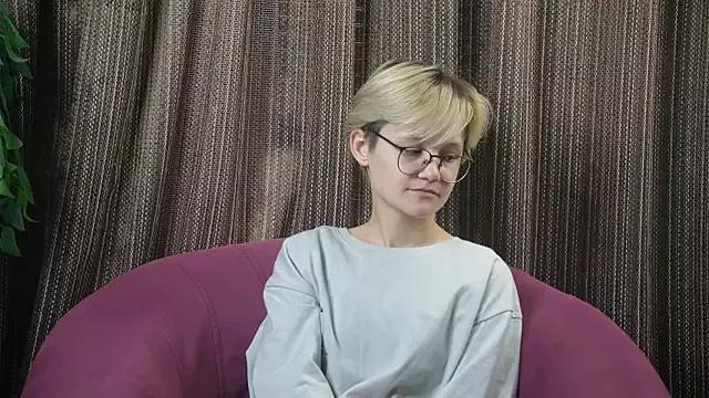 Try sexy escort MargertDoyen MargertDoyen from StripChat