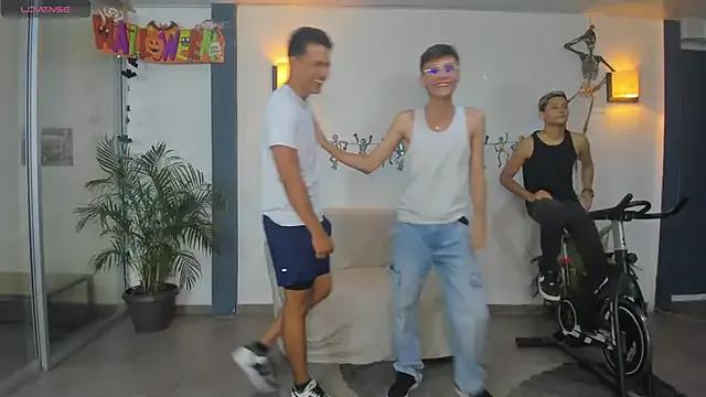 Playhardsexx from StripChat