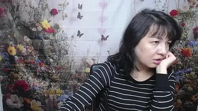 SelenaFly from StripChat