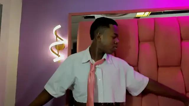 VICTORIAOBEY from StripChat