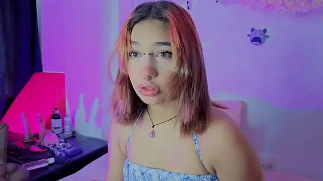 zoelight18 from StripChat